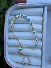 Cargar imagen en el visor de la galería, Evil eye bracelet
