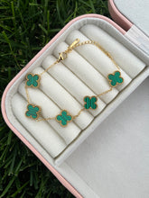 Load image into Gallery viewer, Clover bracelet
