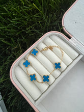 Load image into Gallery viewer, Clover bracelet
