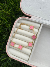Load image into Gallery viewer, Clover bracelet
