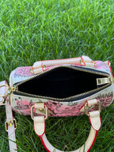 Load image into Gallery viewer, Bichota season bag
